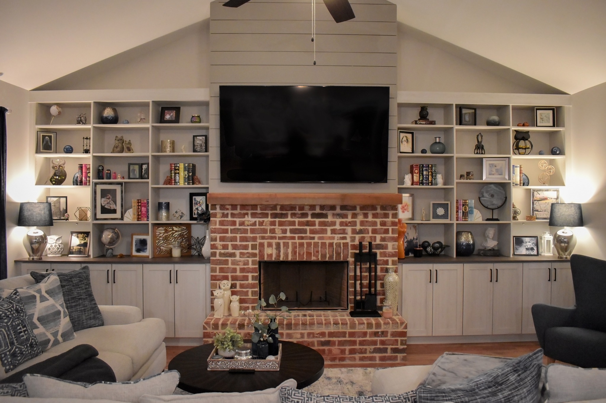 Veradale - Bookcase